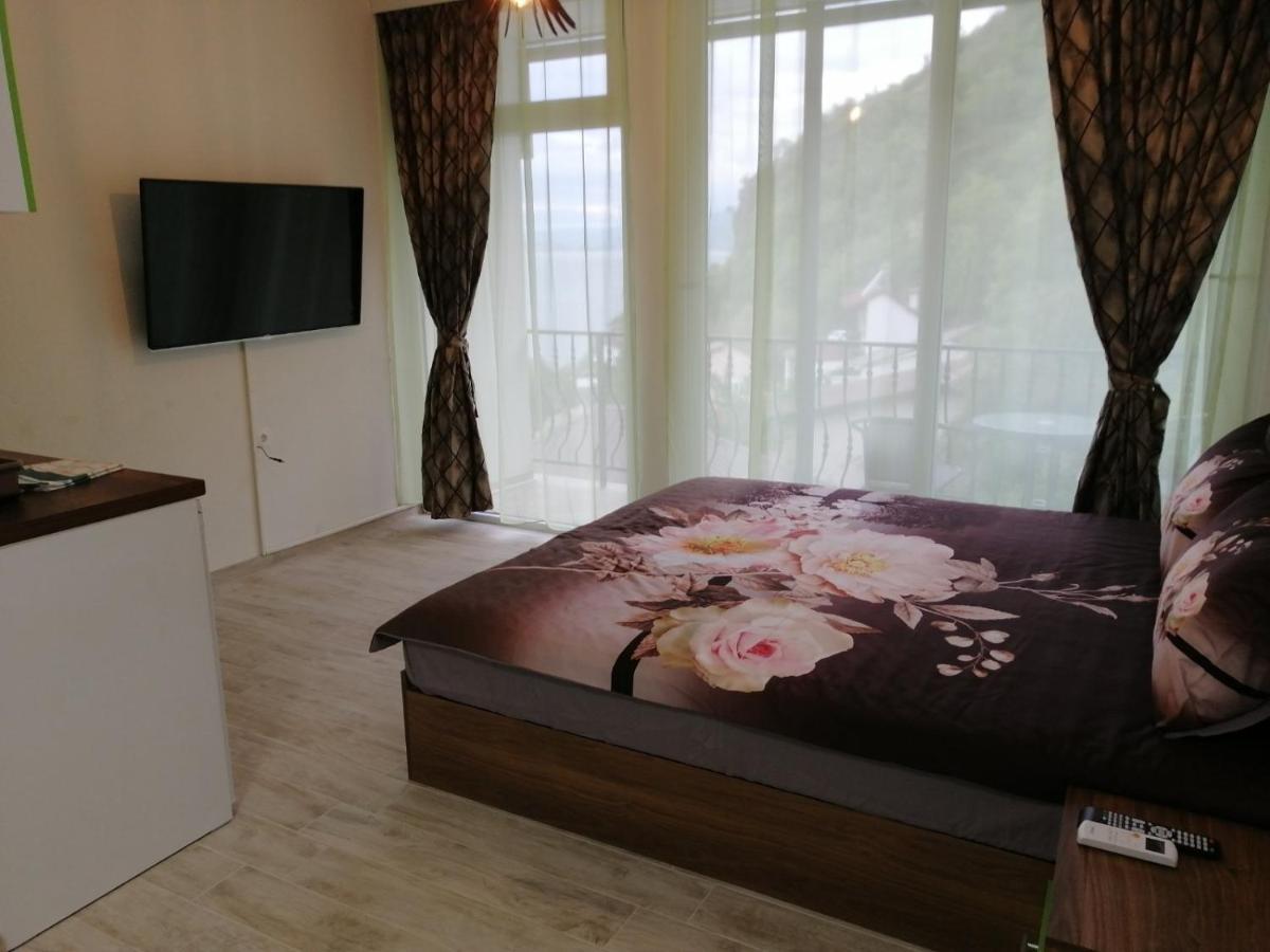 Villa Eros Apartments 2 Струга Экстерьер фото